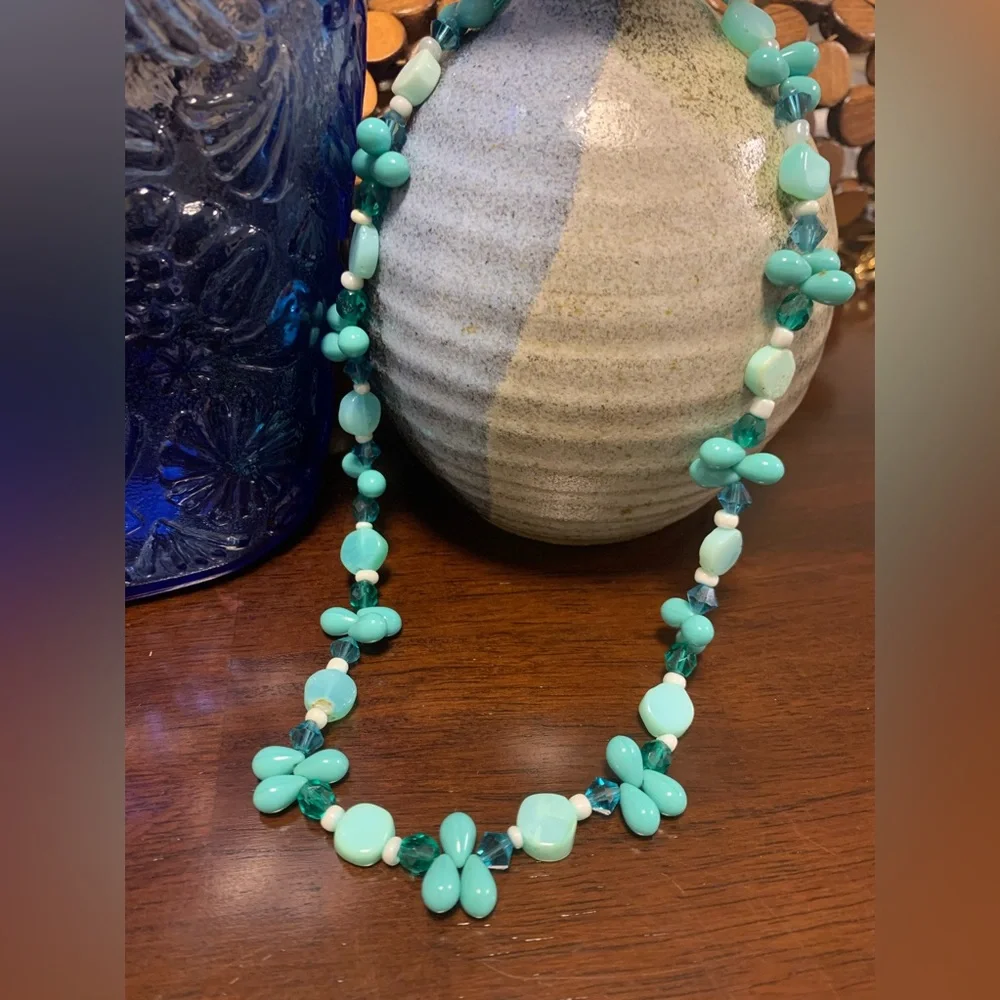 Vintage‎ blue and green stone beaded toggle clasp choker necklace 8”